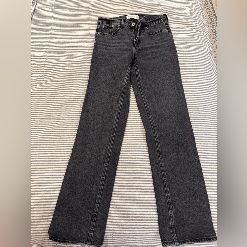 Abercrombie & Fitch Straight Leg Women's Jeans - Charcoal Black
